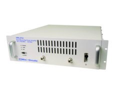 RF power amplifier in a self-contained rack-mountable equipment chassis